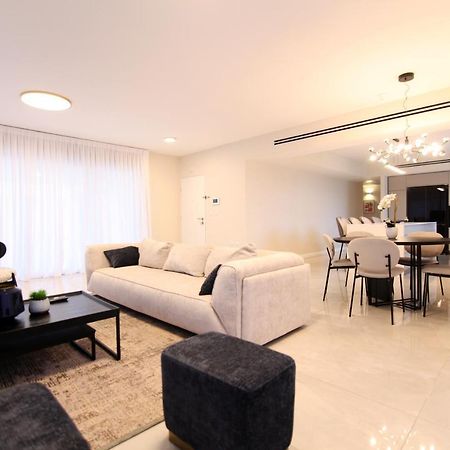Mini Penthouse Near The Beach Нетания Екстериор снимка