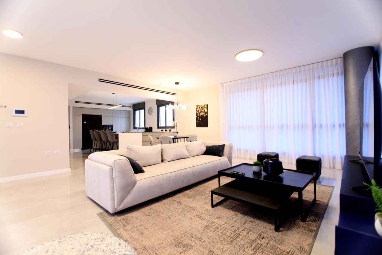 Mini Penthouse Near The Beach Нетания Екстериор снимка
