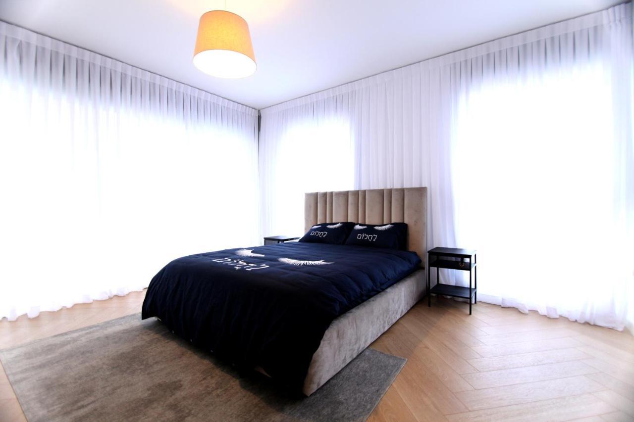Mini Penthouse Near The Beach Нетания Екстериор снимка