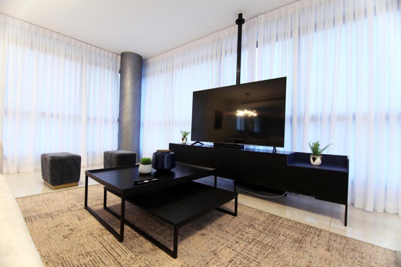 Mini Penthouse Near The Beach Нетания Екстериор снимка